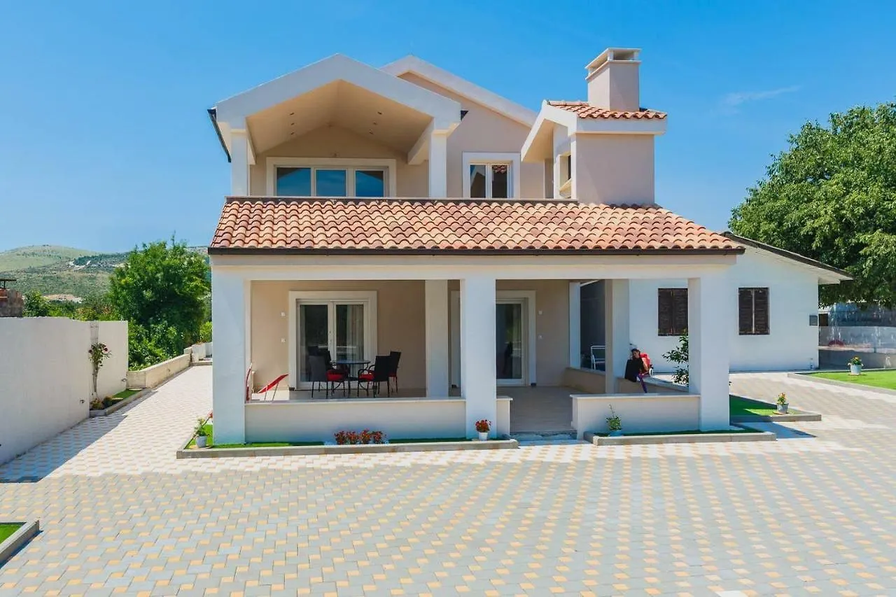 Apartmani Nikola 3 Trogir Croatia