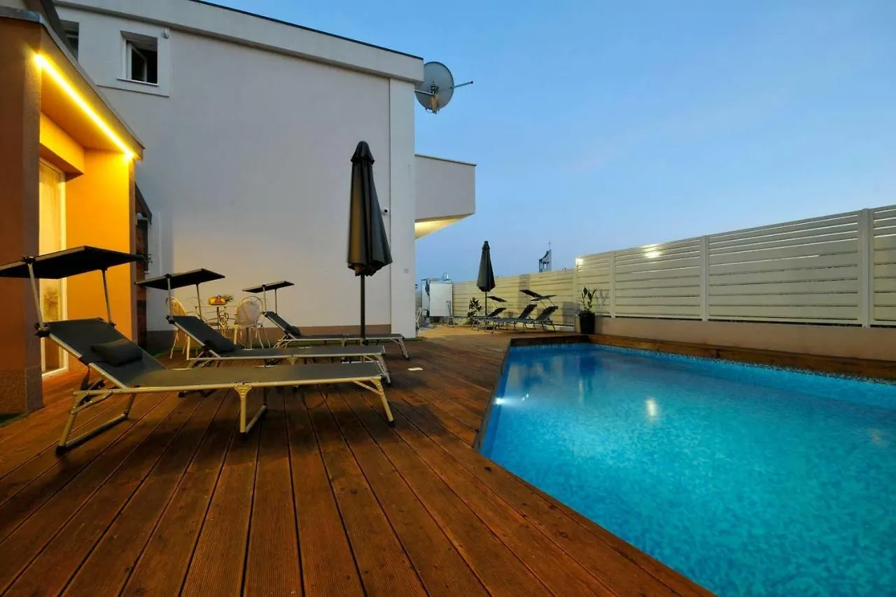 Apartmani Nikola 3 Trogir