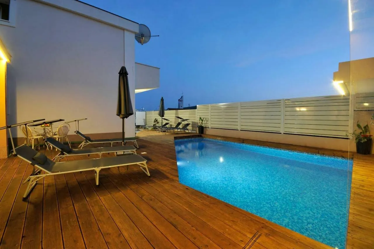 Apartmani Nikola 3 Trogir Croatia