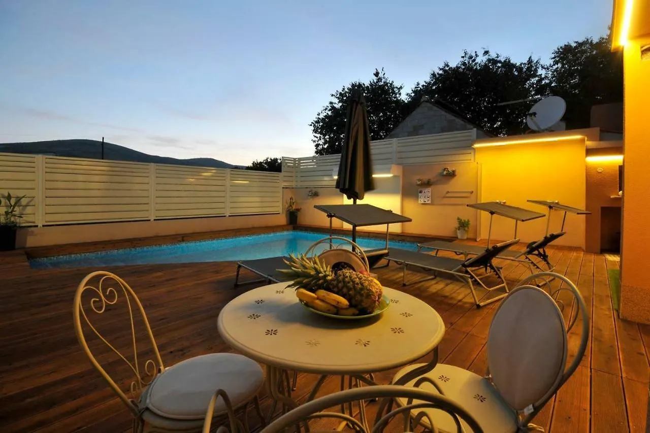 Apartmani Nikola 3 Trogir